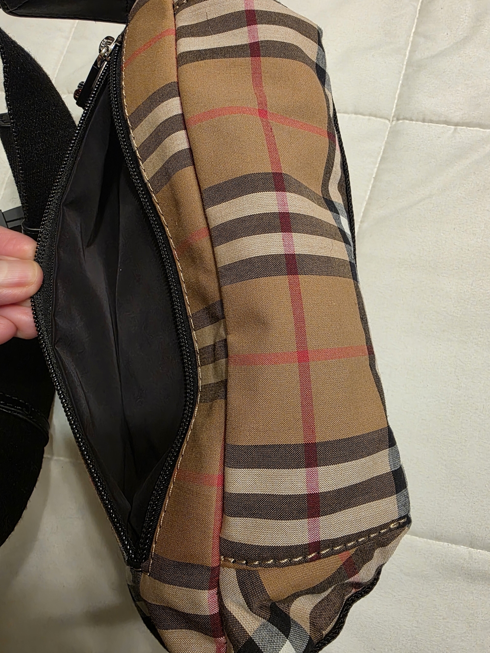 VIP Only Bought From Italy Never Been Used.Burberry Beige Nova Check Belt Bag - Picture 6 of 13